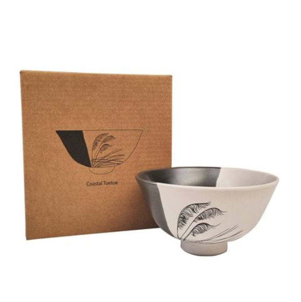 Dipped 11cm Bowl Black on White Coastal Toetoe