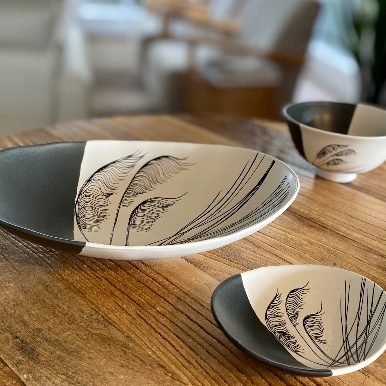 Dipped 11cm Bowl Black on White Coastal Toetoe