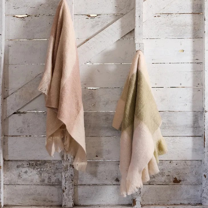Florentine Dusky Pink Throw