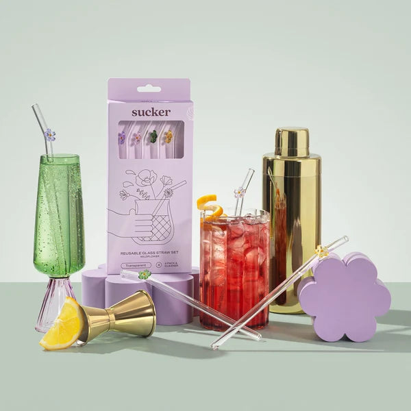 Glass straws with flowers