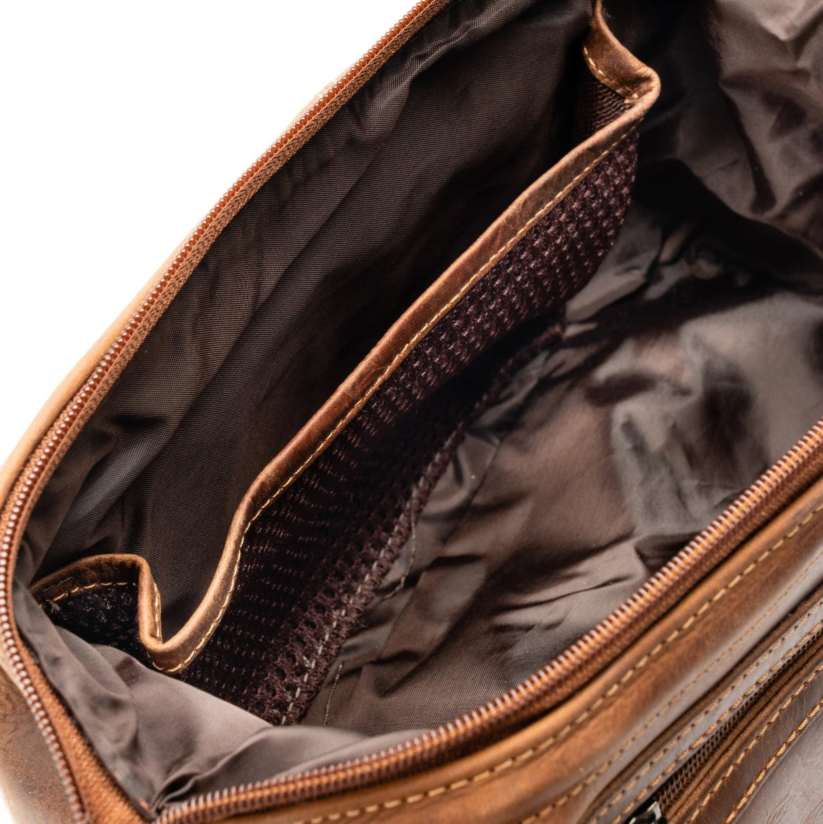 Leather Toilet Bag Napier - Sandel
