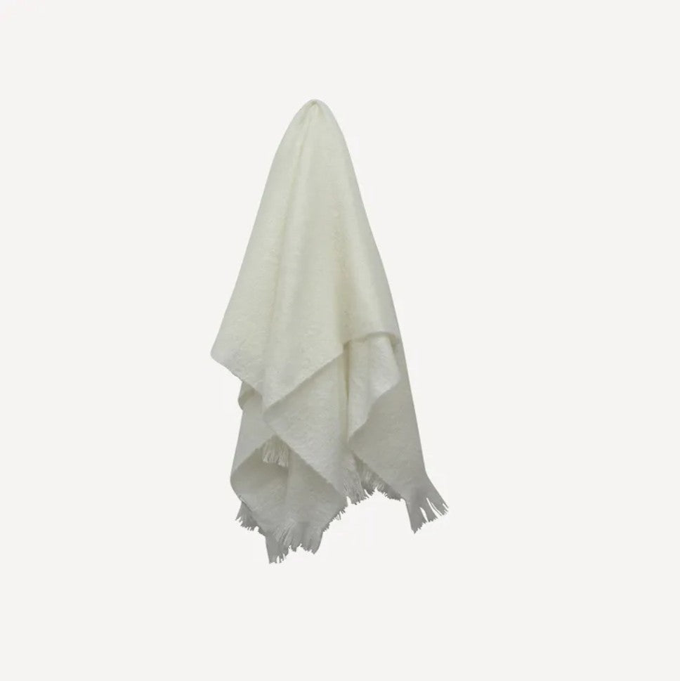 FCO Throw w Tassles Off White