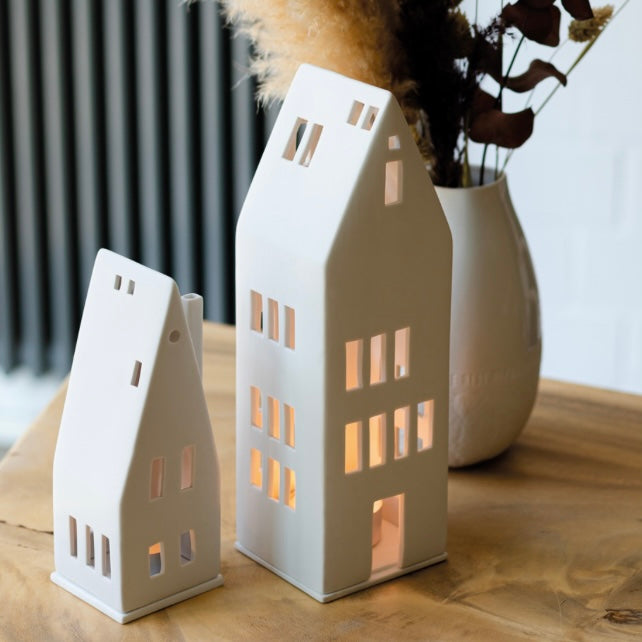 Wht House lg windows tealight