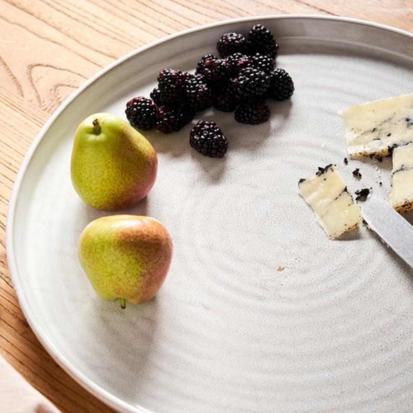 Robert Gordon Platter 42cm Snow Heirloom