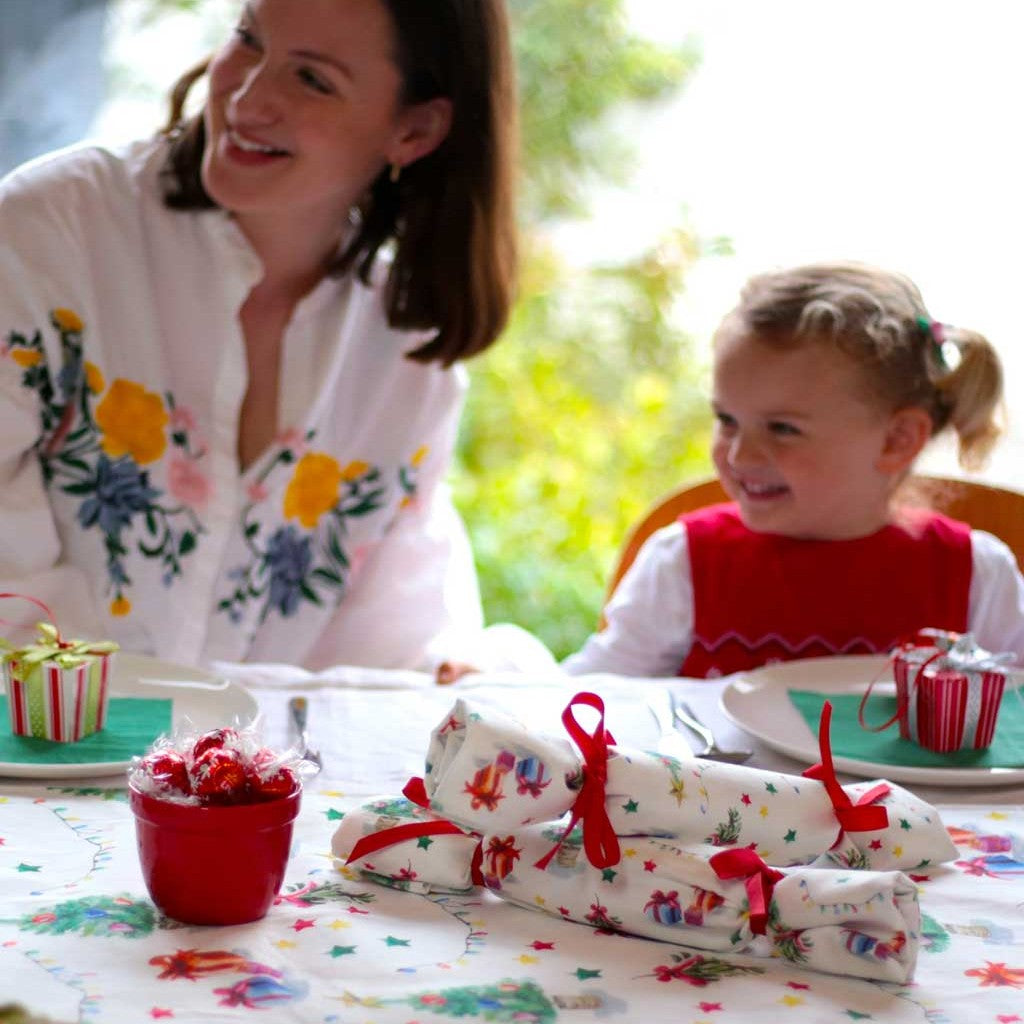 Feliz Navidad Table Runner