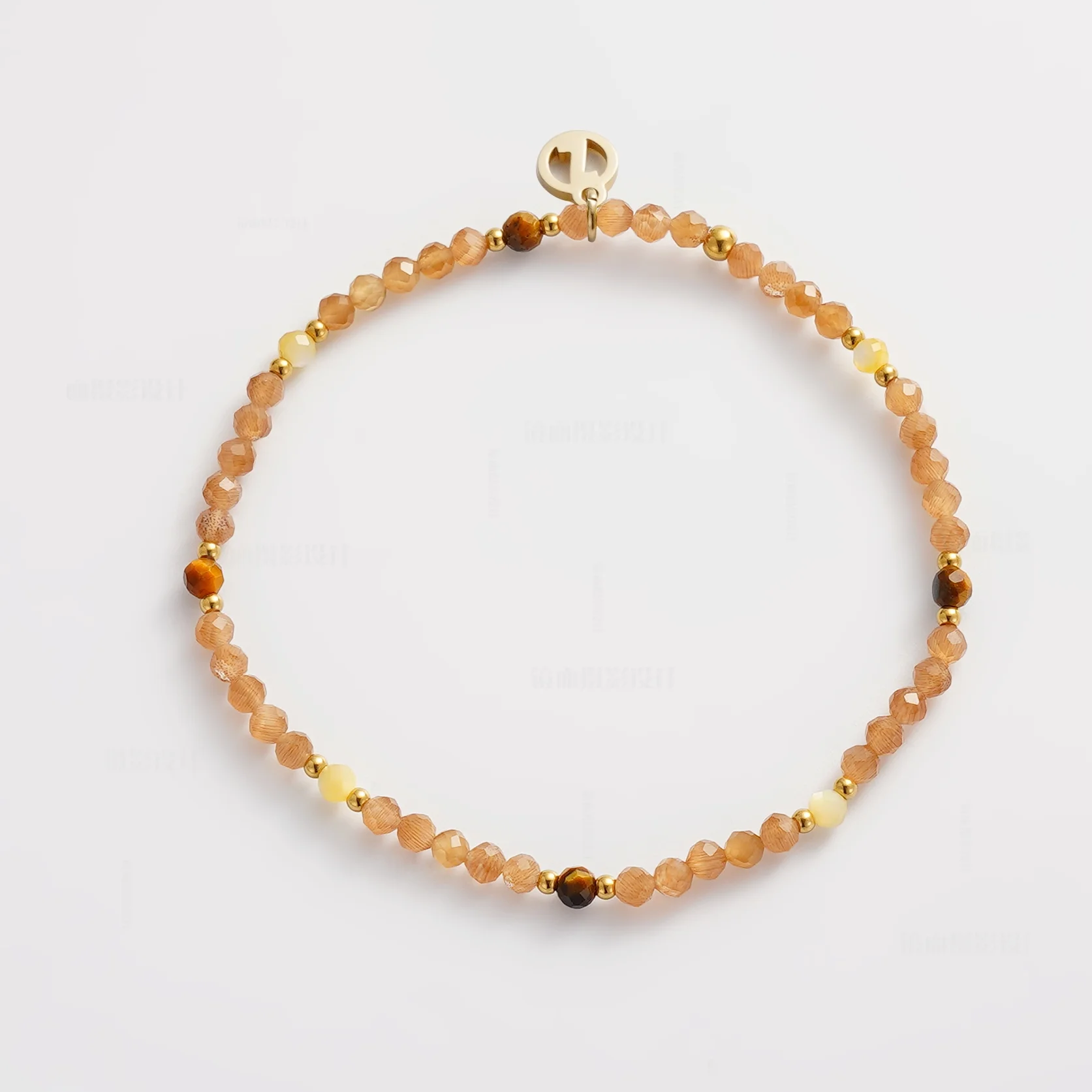 Beaded bracelet with gold clasp 