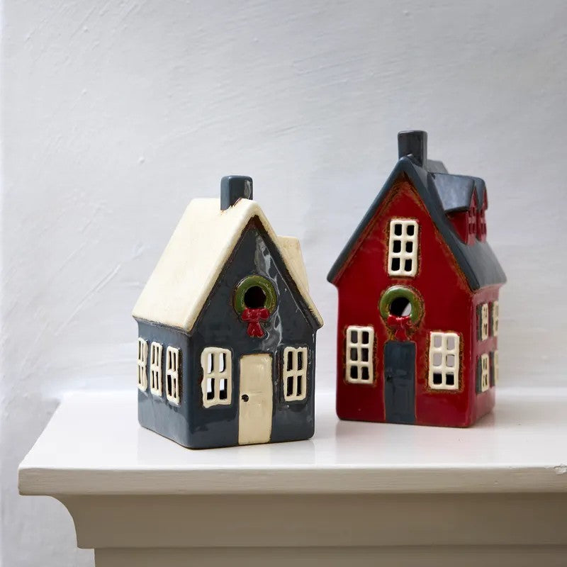 Alsace Tea Light Cottage Red with Wreath
