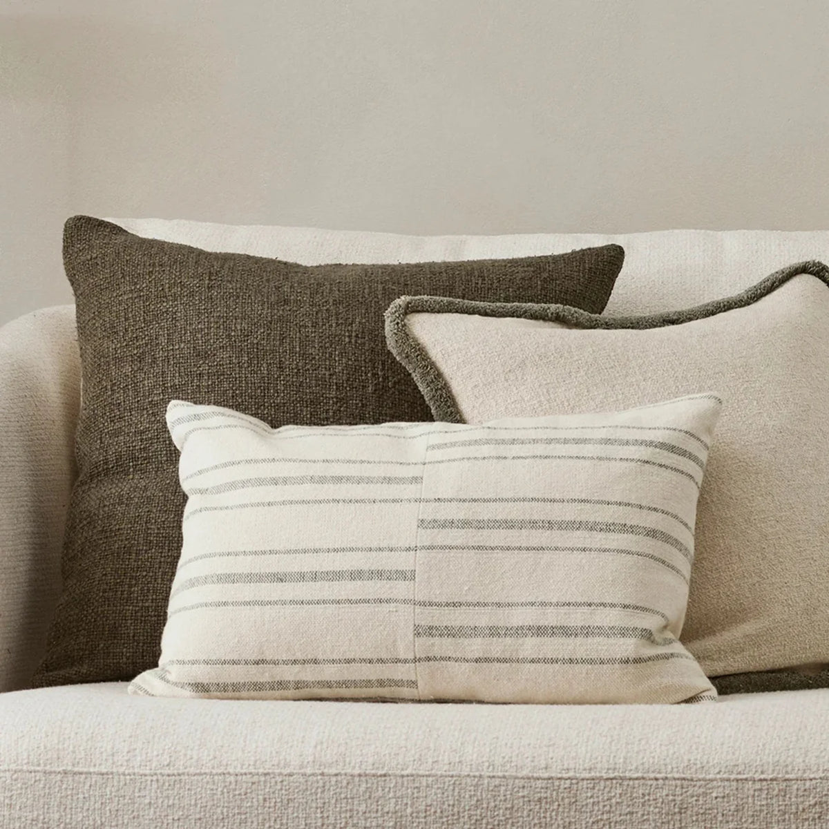 Cushion longer sage in feather inner 