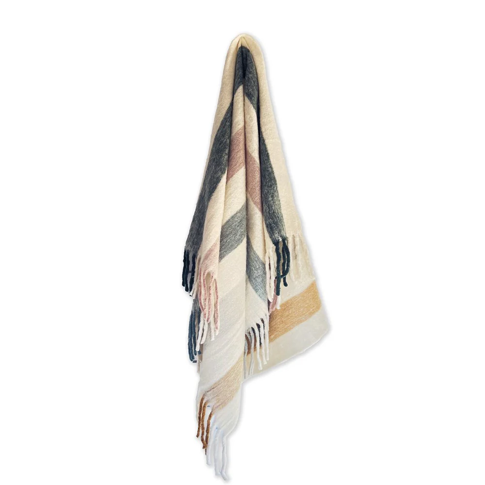 Plaid blanket with fringe 