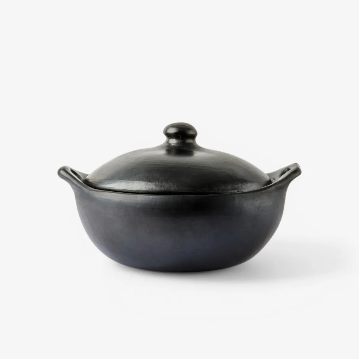 Black clay oven dish with lid 