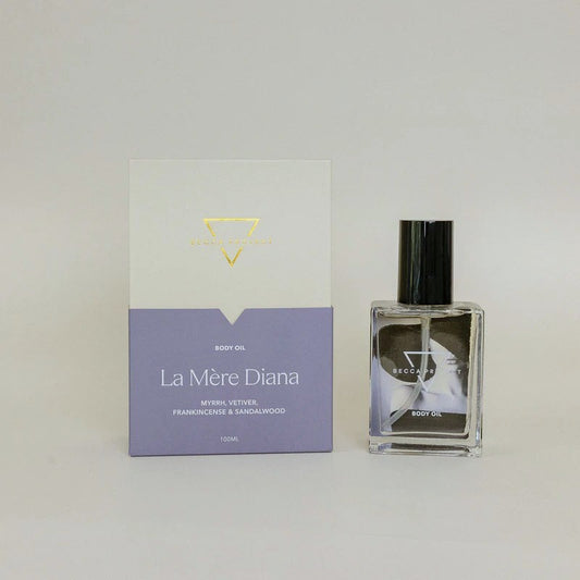 A bottle of La mere Diana Body Oil