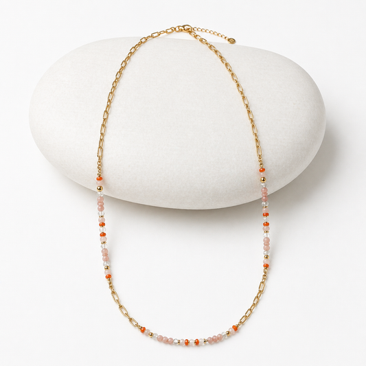 Necklace with small coloured stones