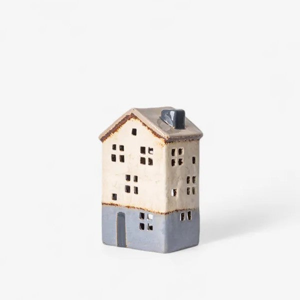 Ceramic house-shaped lantern 