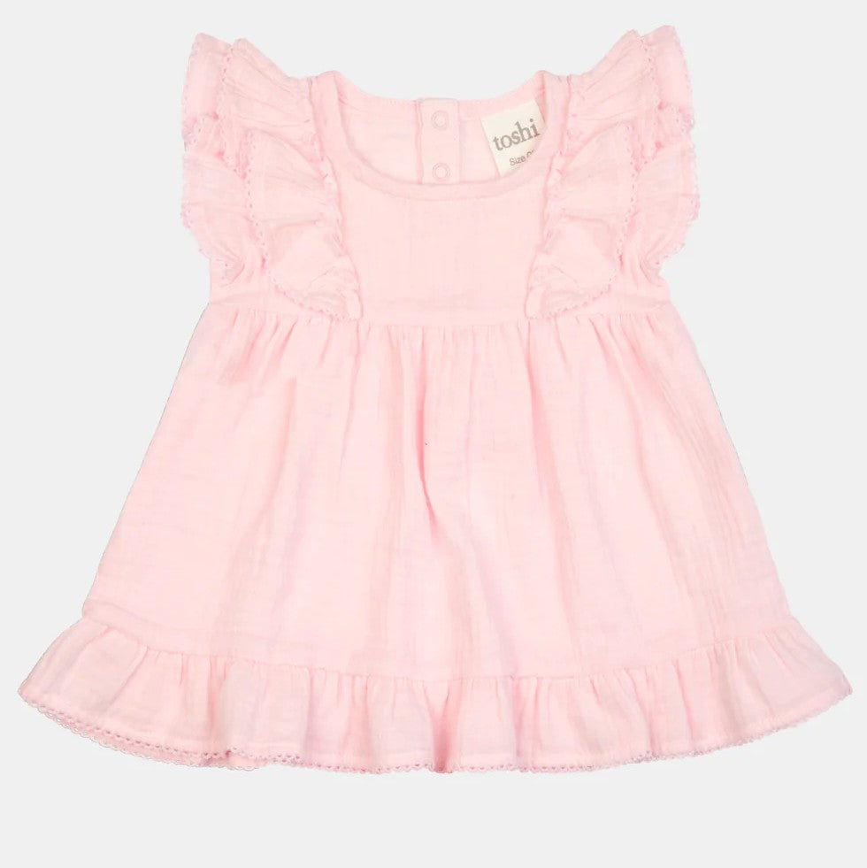 Pink dress with ruffled sleeves 