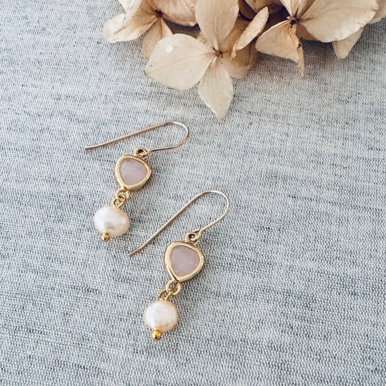 Handmade gold earrings with pearls 
